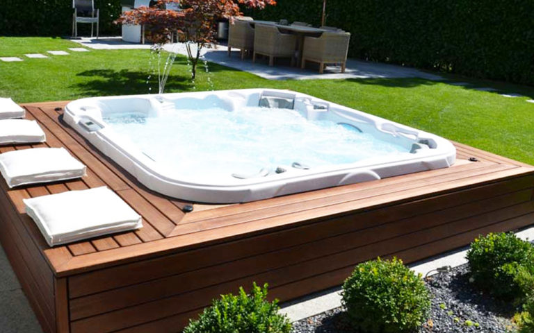 Comment encastrer un jacuzzi dans une terrasse ?